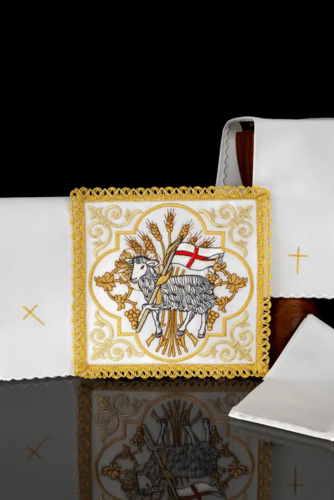 Elegance and Tradition: How to Complement the Easter Missal with Well-Chosen Textiles?